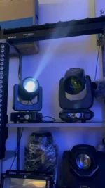 Mini Beam LED 150W en fonctionnement au showroom LED Audio Pro à Casablanca, Maroc